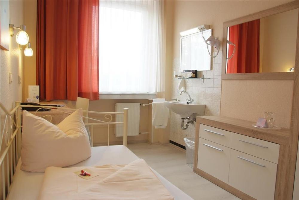 Arena Hotel Гельзенкирхен Номер фото